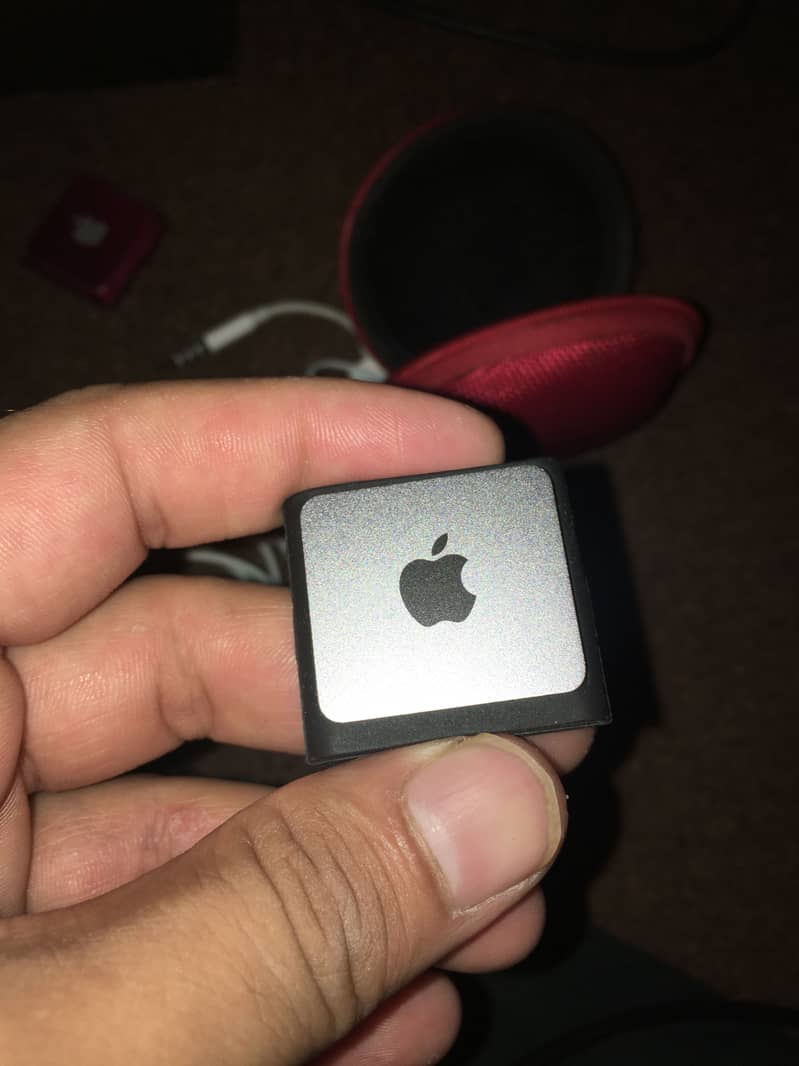 IPOD SHUFFLE 4 1