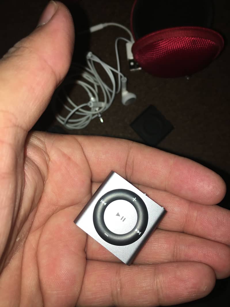 IPOD SHUFFLE 4 2