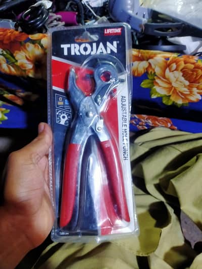 adjustable holes punch