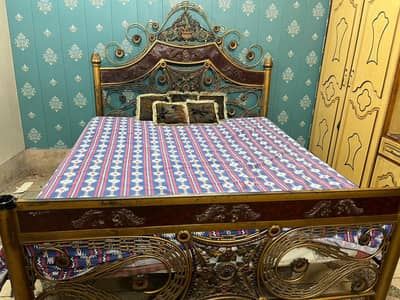 bed for sale | 10/9 condition | heavy cage |
