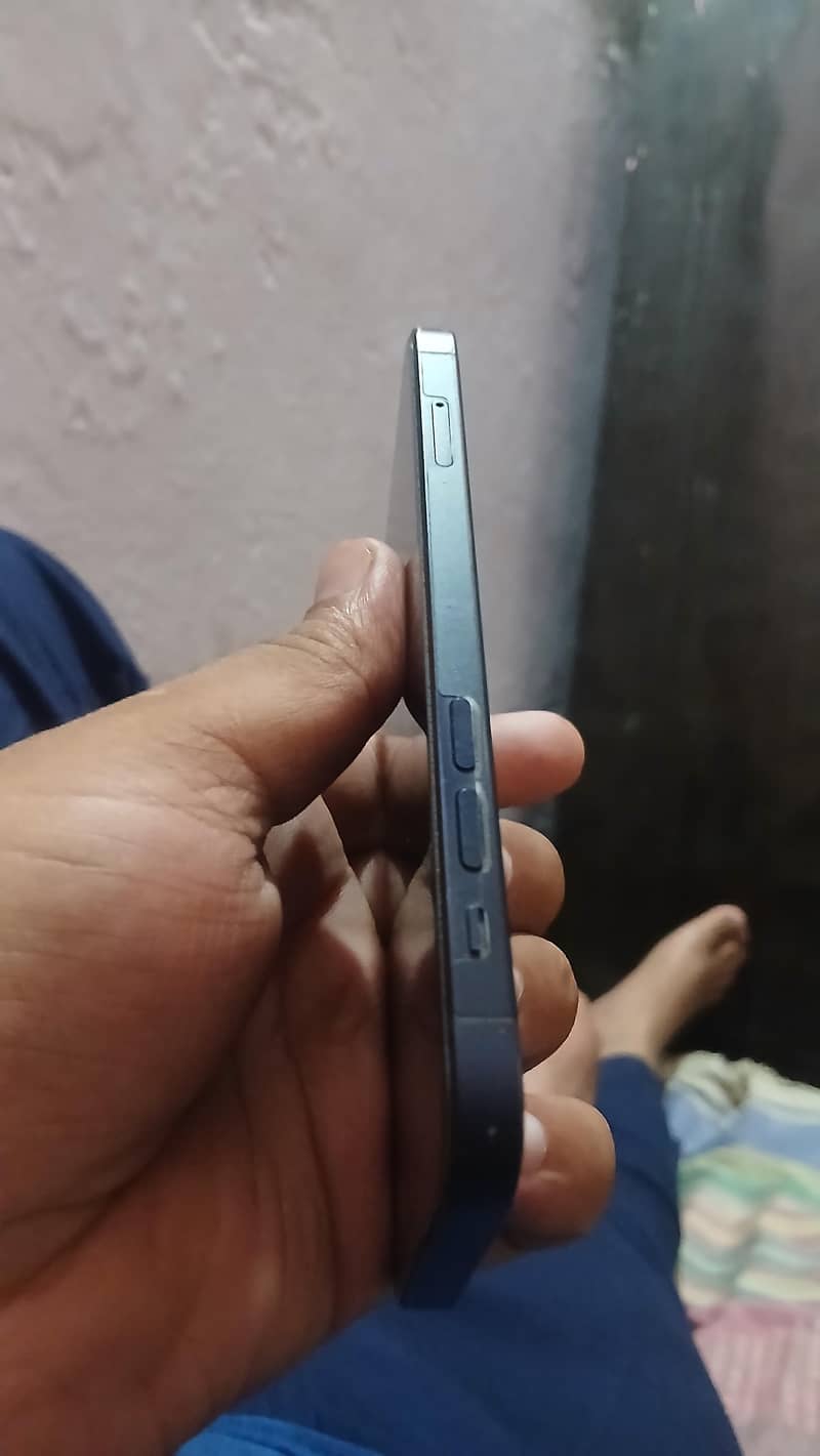 Apple iPhone 12 1