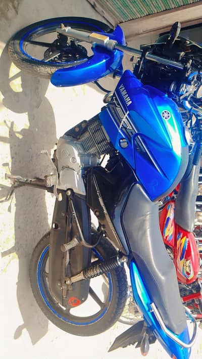 Yamaha YBR 125 cc new condition urgent sale num 03014682705