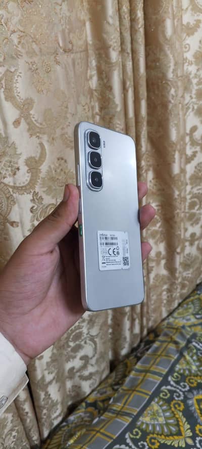 Infinix hot 60i (6/128) with box charger /3 months warranty