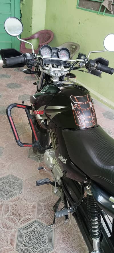 YBR G 125