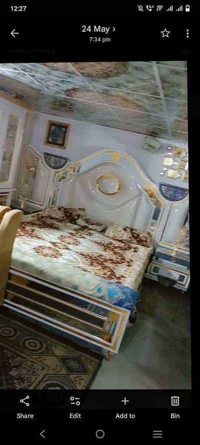Complete bedroom set+dressing+crockery cabinet for sale