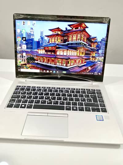 HP i7-8 gen Ram 8GB , SSD 256GB Battery 3+