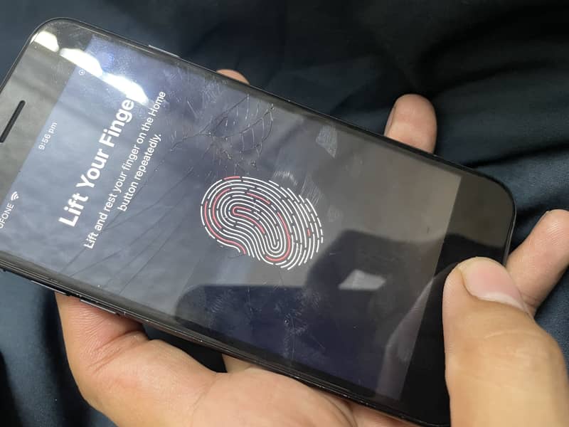 Apple iPhone 7 1