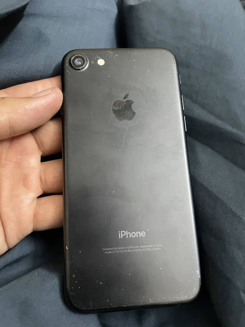Apple iPhone 7 2