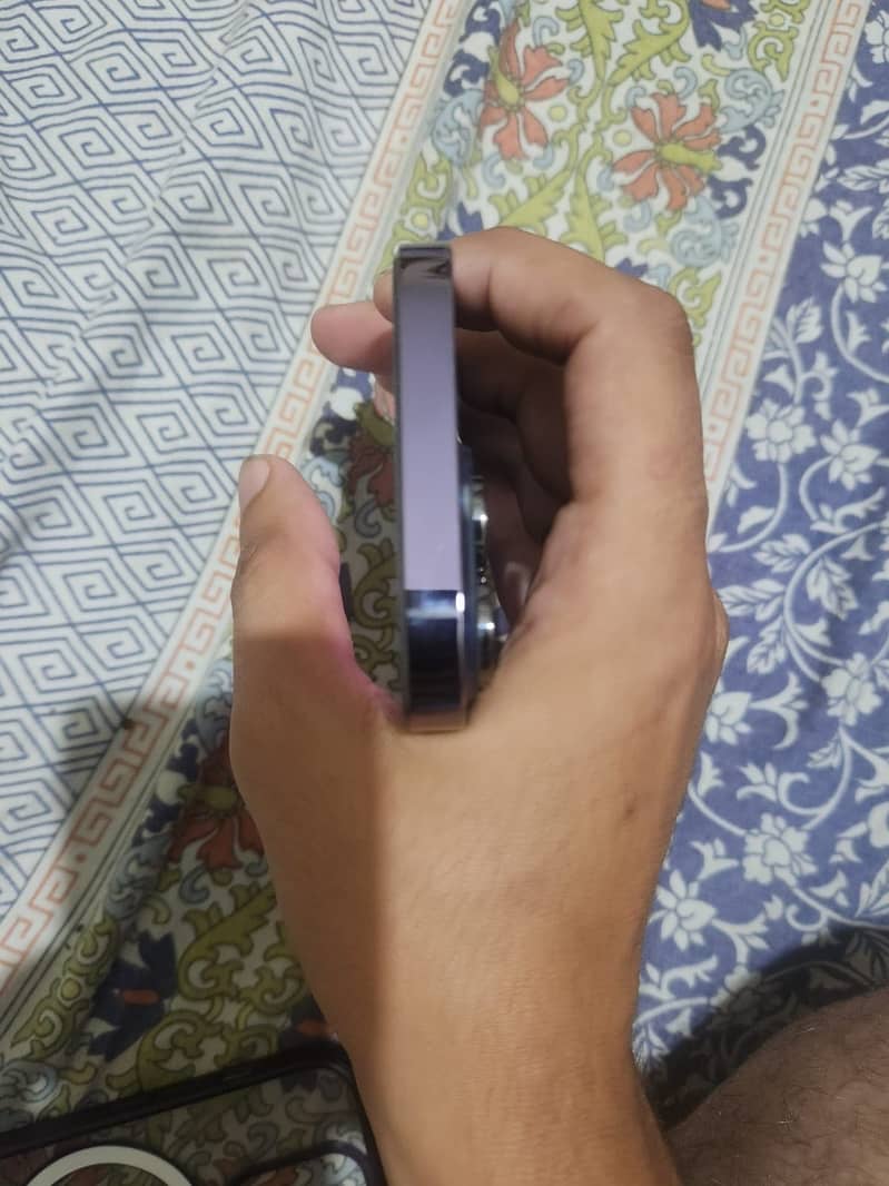 Apple iPhone 14 Pro 1