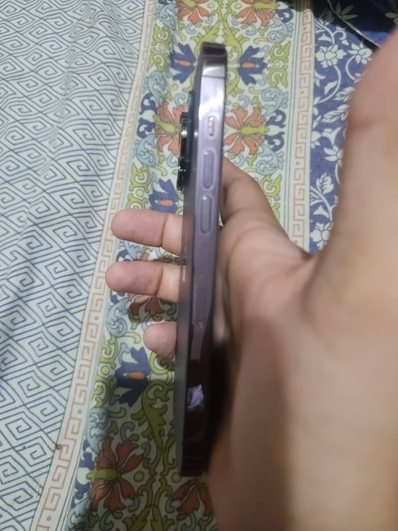 Apple iPhone 14 Pro 2