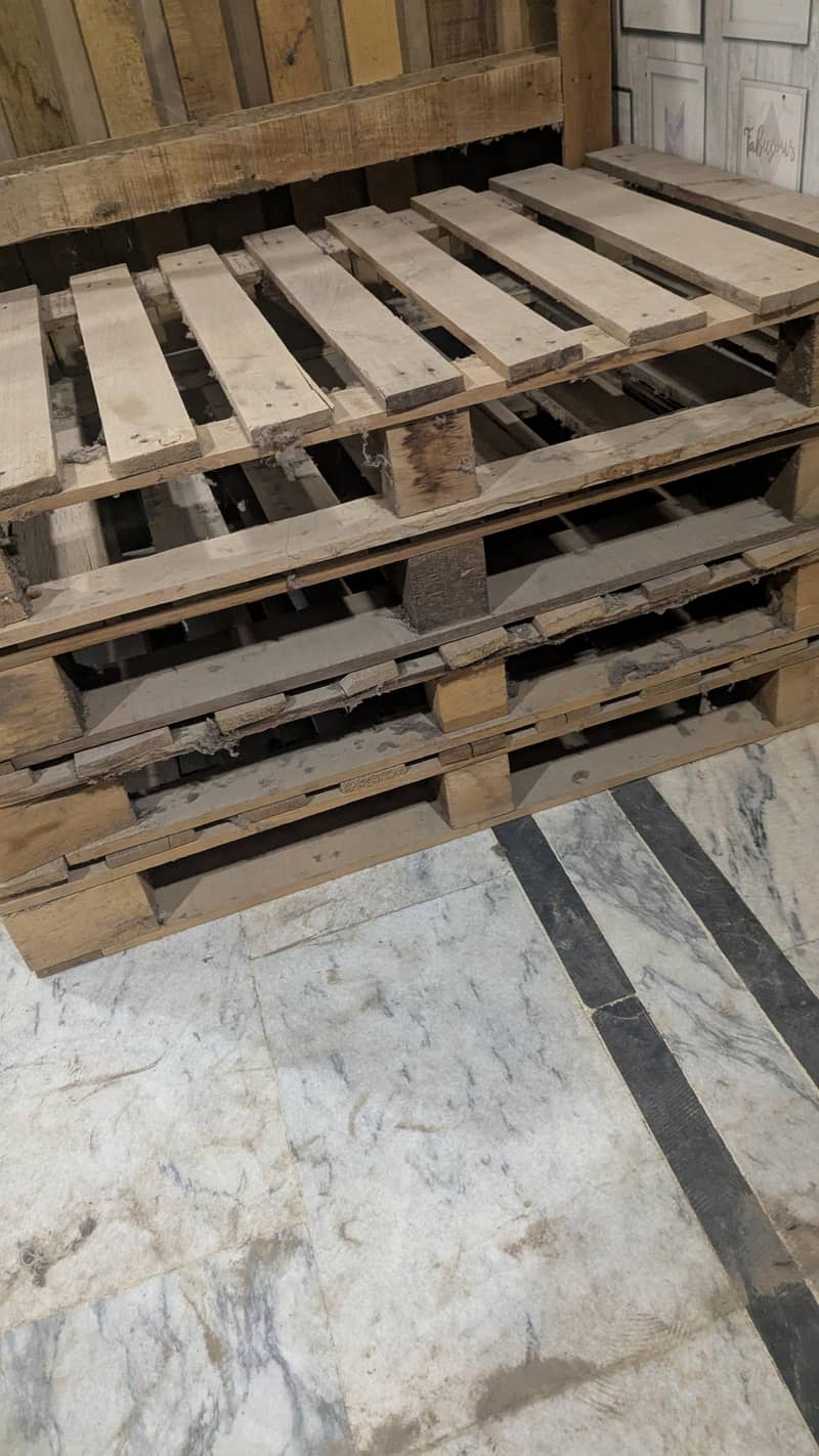 pallets bed available 4