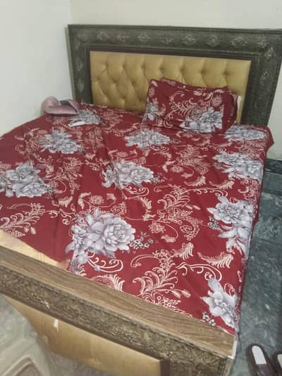 Bed, side table, dressing table