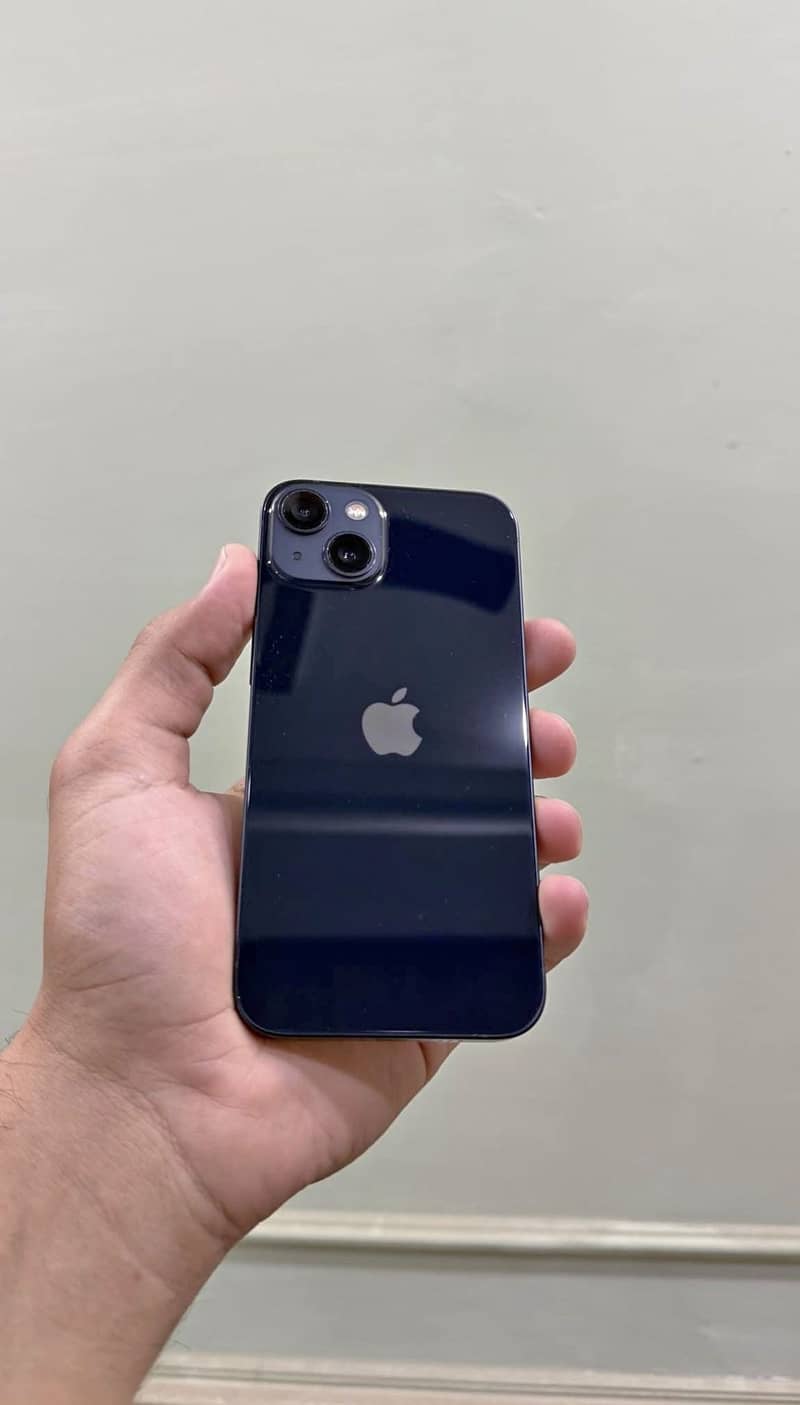 Apple iPhone 13 0