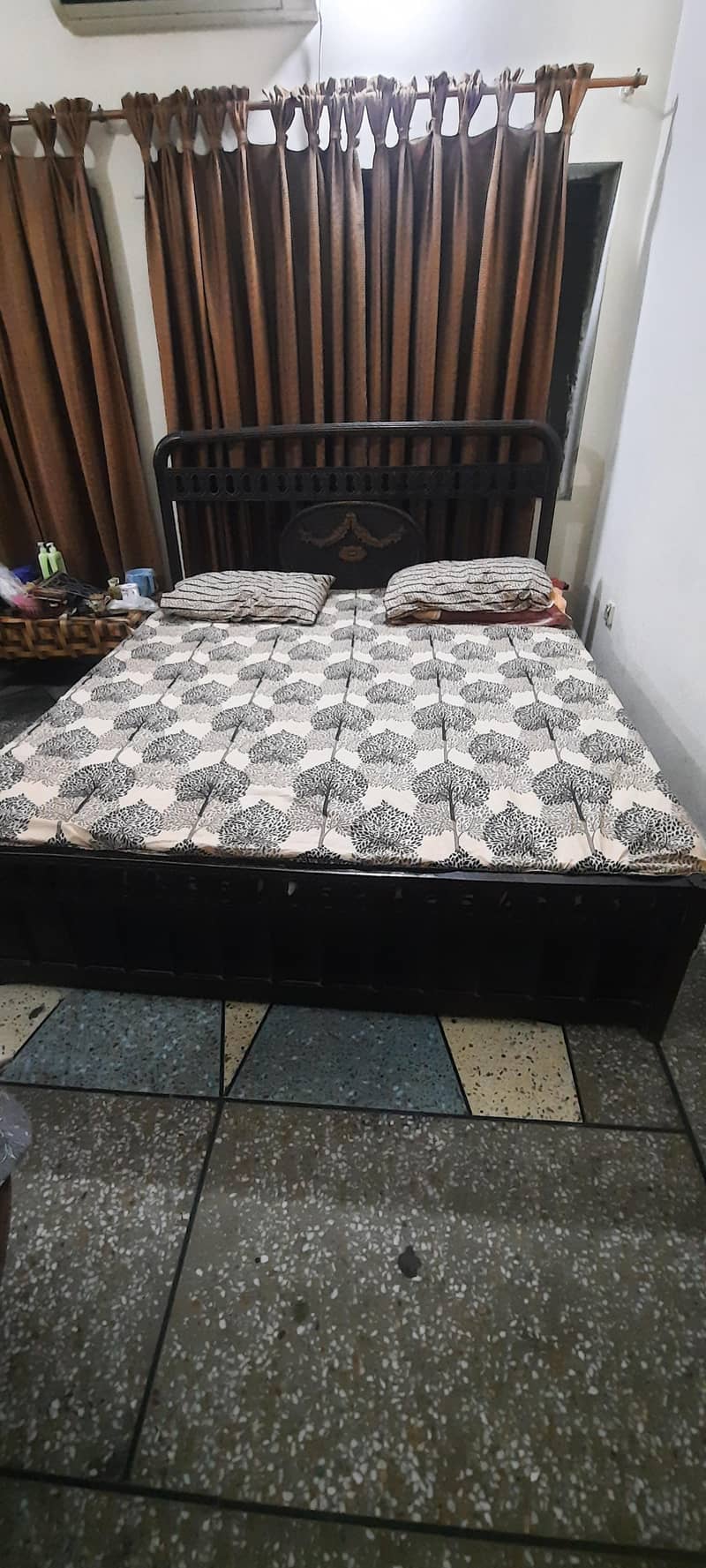 double size bed 0