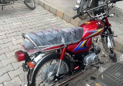 CD 70 motorcycle for sale 2009 model new condition