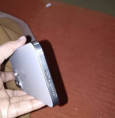 iPhone 15 Pro max JV 88BH 256GB only minor crack in the back side.