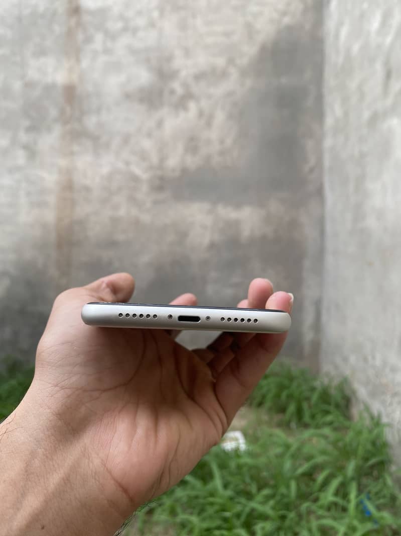 Apple iPhone 11 6