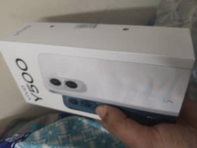 Vivo y500