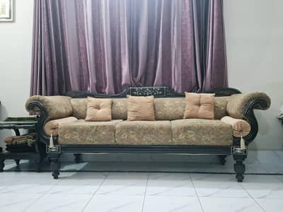 6 seater sofa set  3 seater , 2 Seater and 1 Seater with cousions