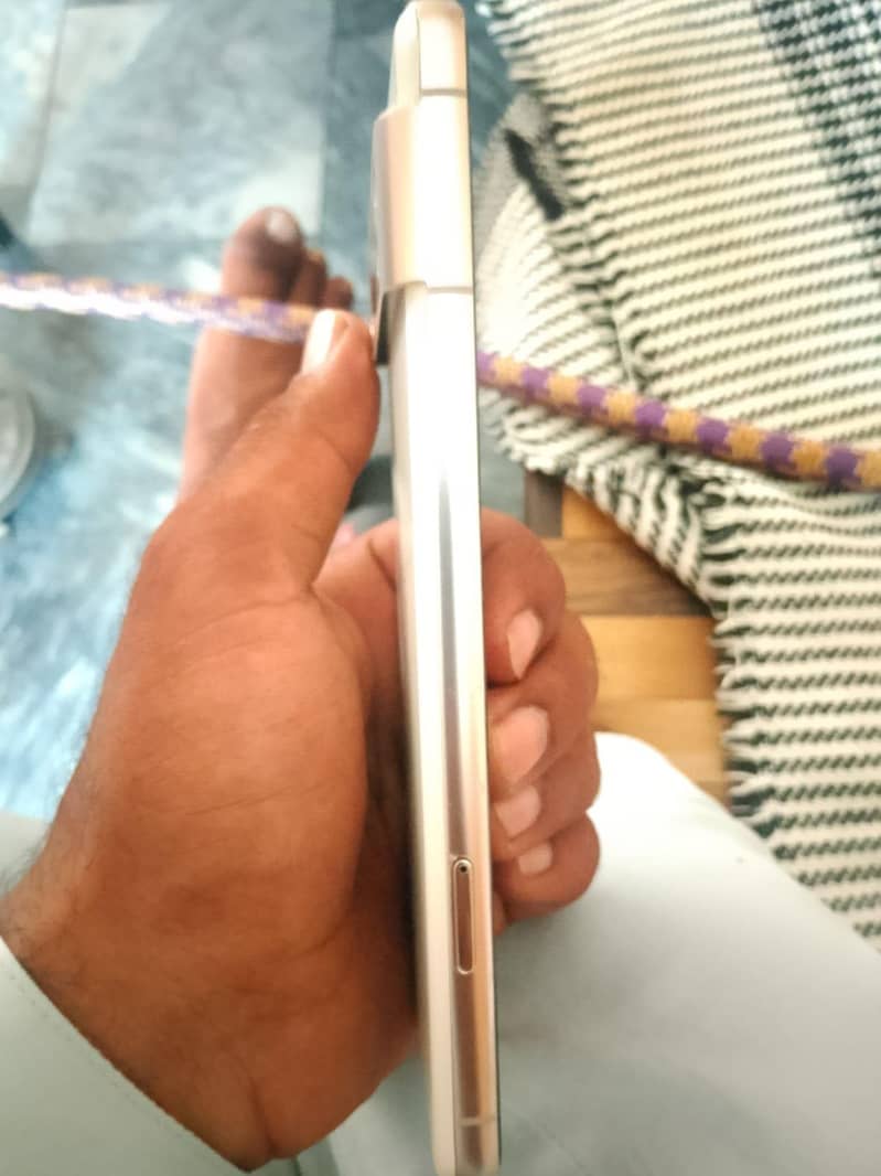 Google Pixel 8 Pro 4