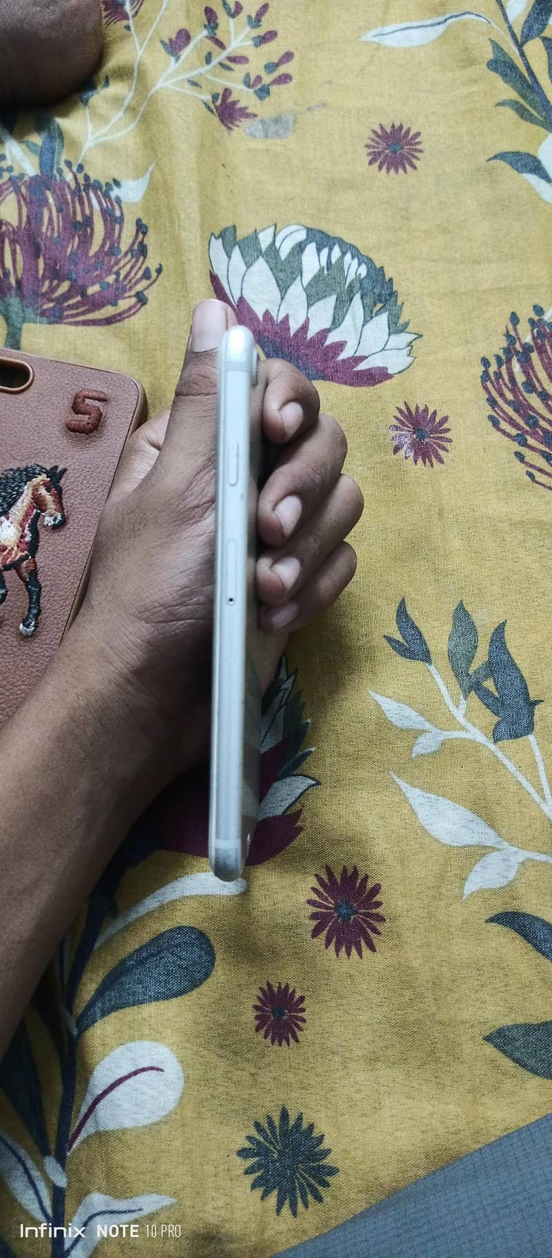Apple iPhone 7 1