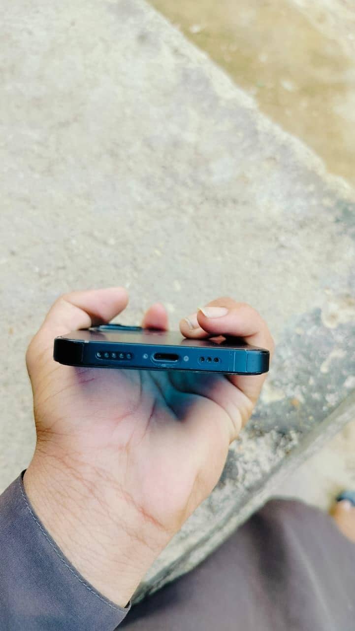 Apple iPhone 13 1
