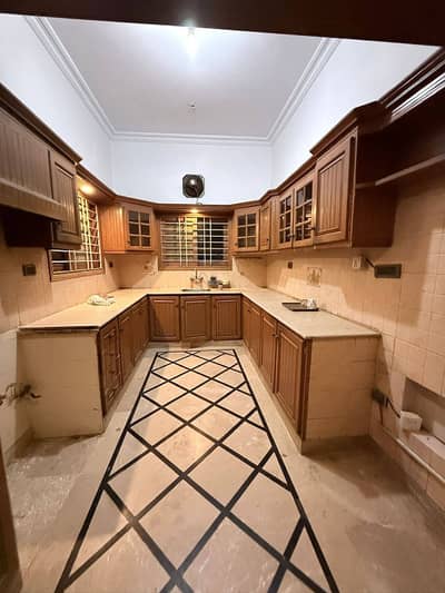 Prime Location Independent House Sized 400 Square Yards Available In North Nazimabad