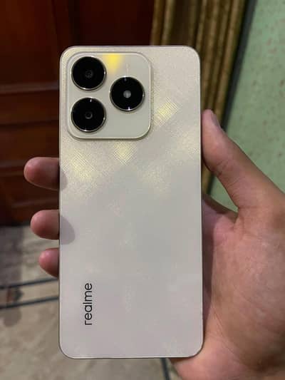 Realme C61