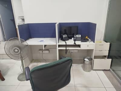 office work settion table chair's