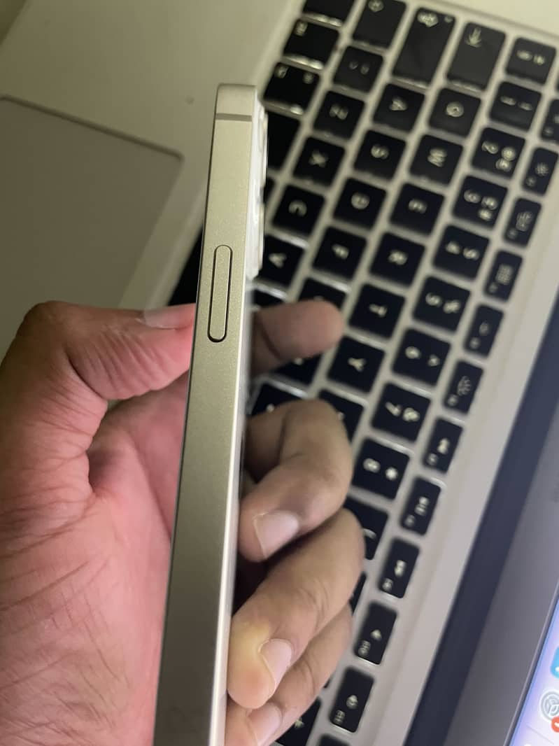Apple iPhone 13 4