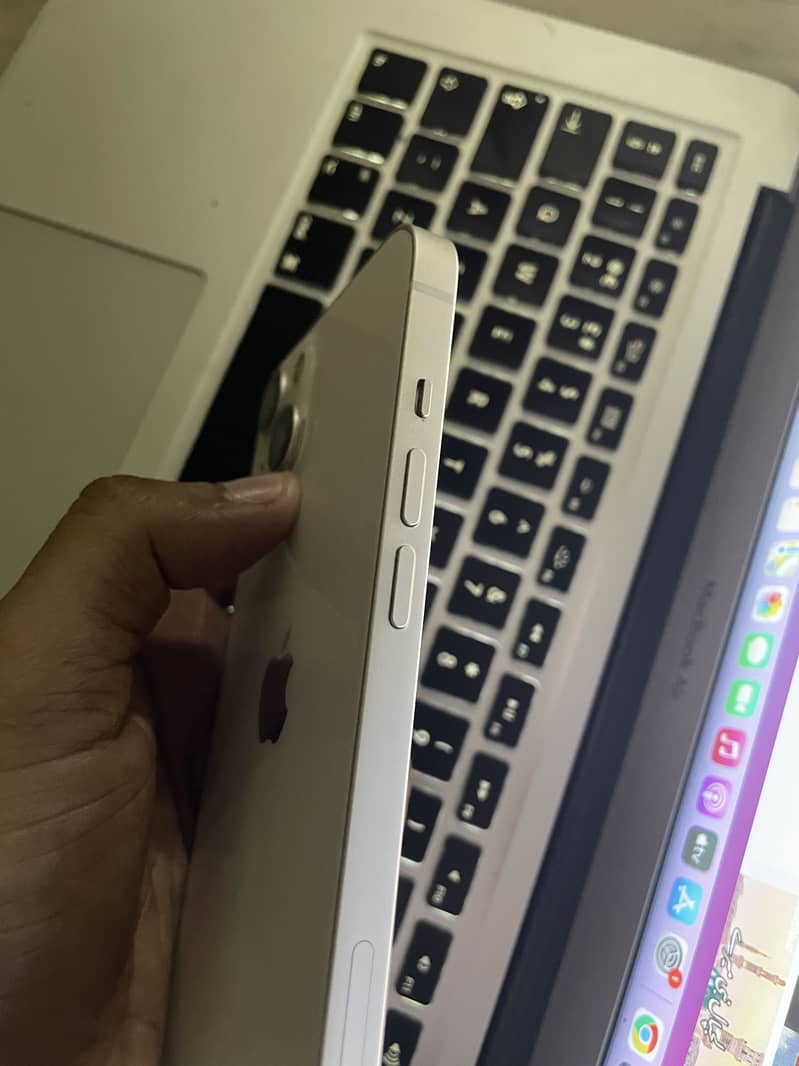 Apple iPhone 13 6