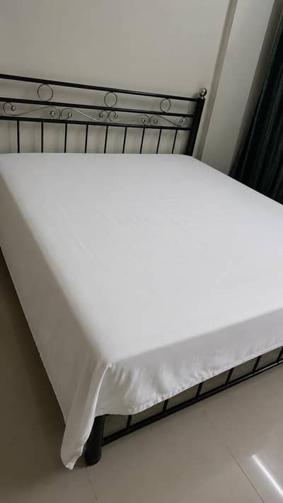 Iron Bed | King Size
