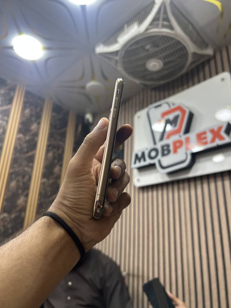 Iphone Xs 2