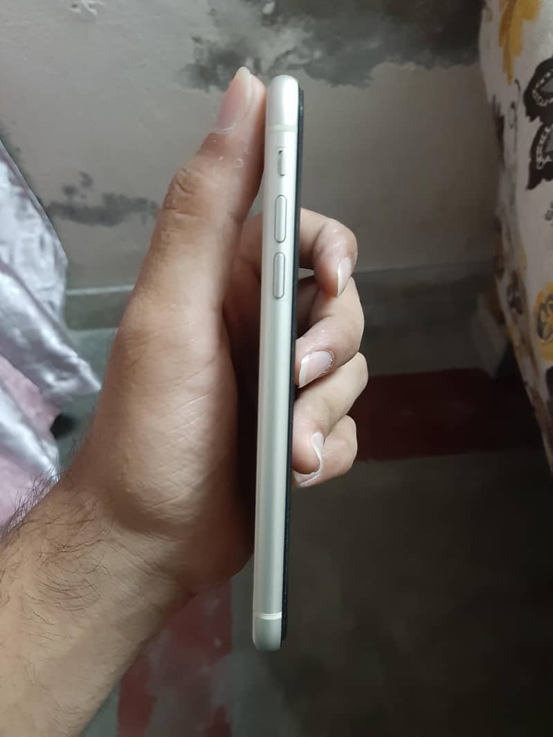 Apple iPhone 11 2