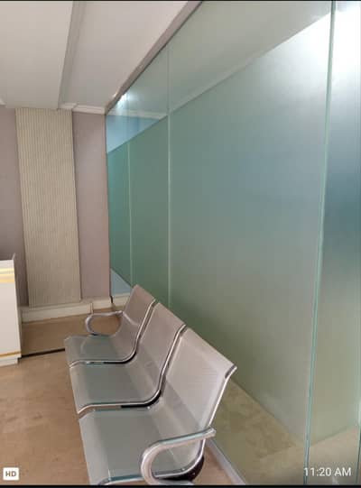 Glass for partition 10 mm thickness size 450 square foot