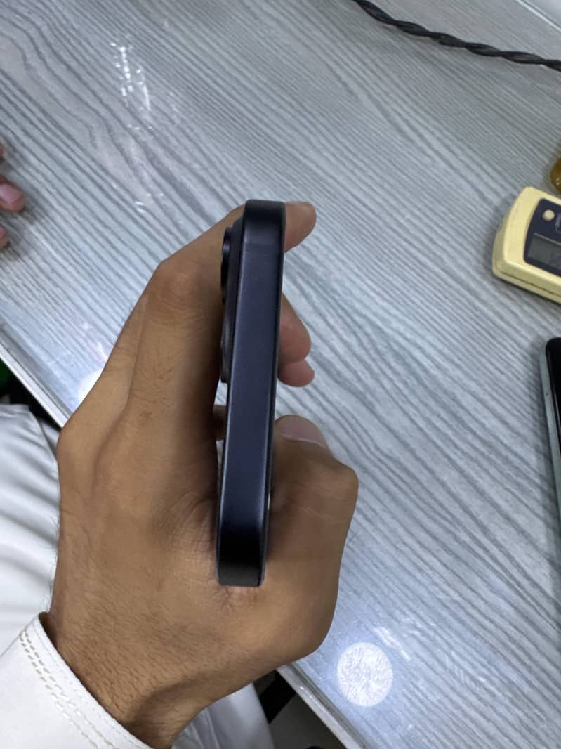 Apple iPhone 15 2