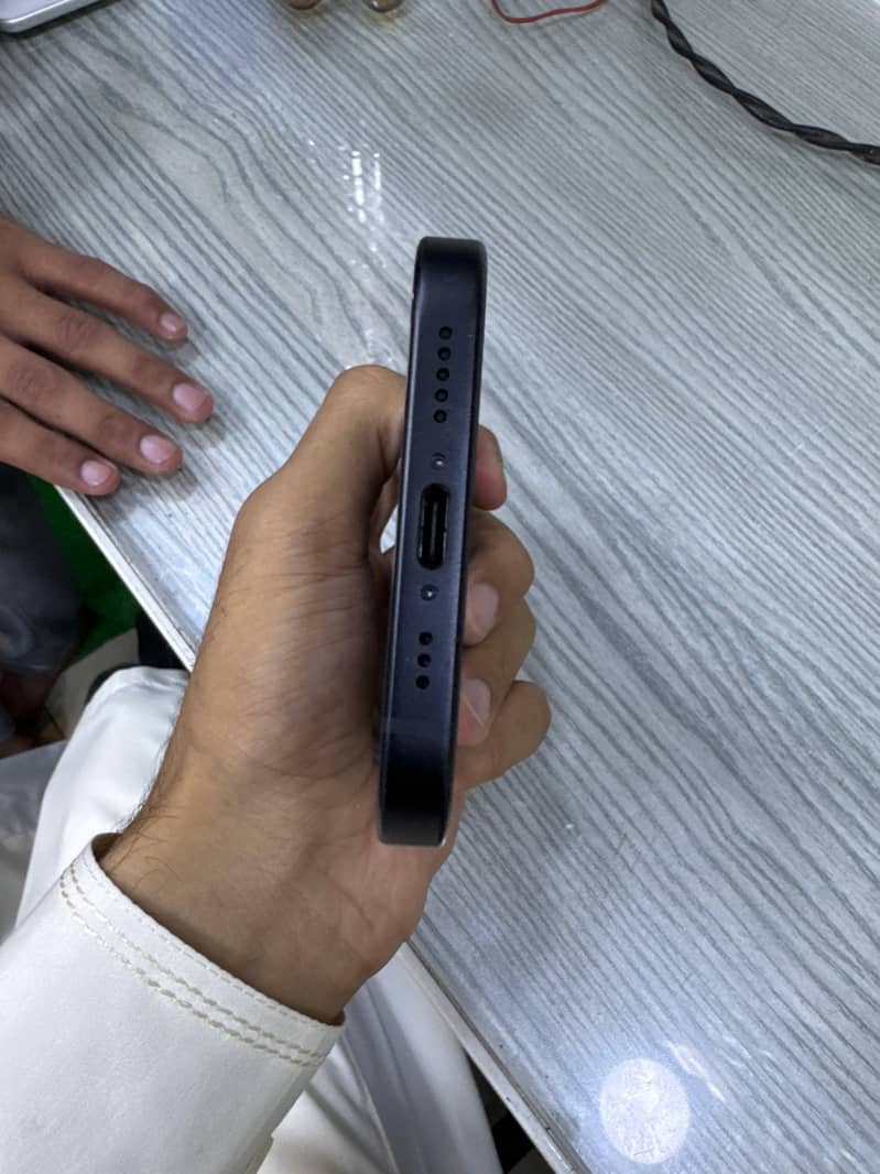 Apple iPhone 15 5
