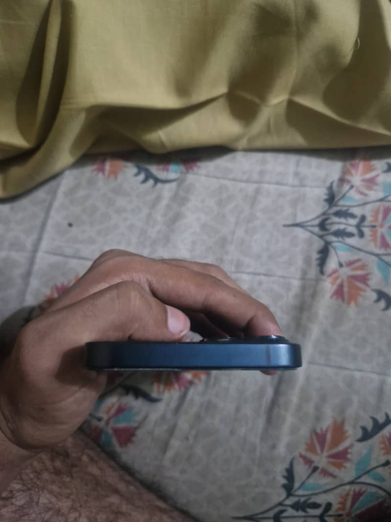 IPHONE 13 0