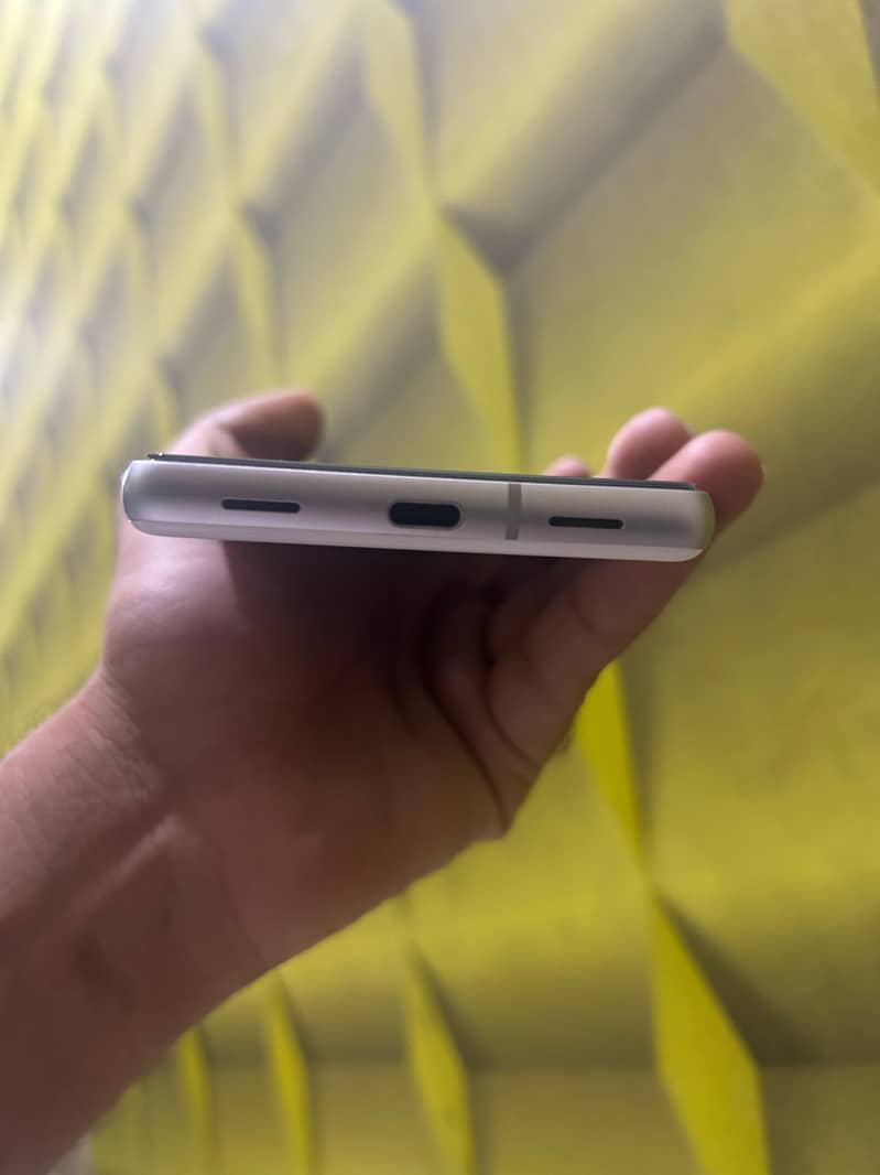 Google Pixel 7a 2