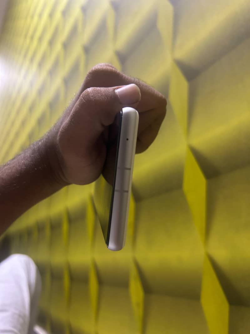 Google Pixel 7a 3