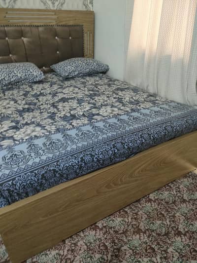 1king bed,2queen beds,5 seater sofa,