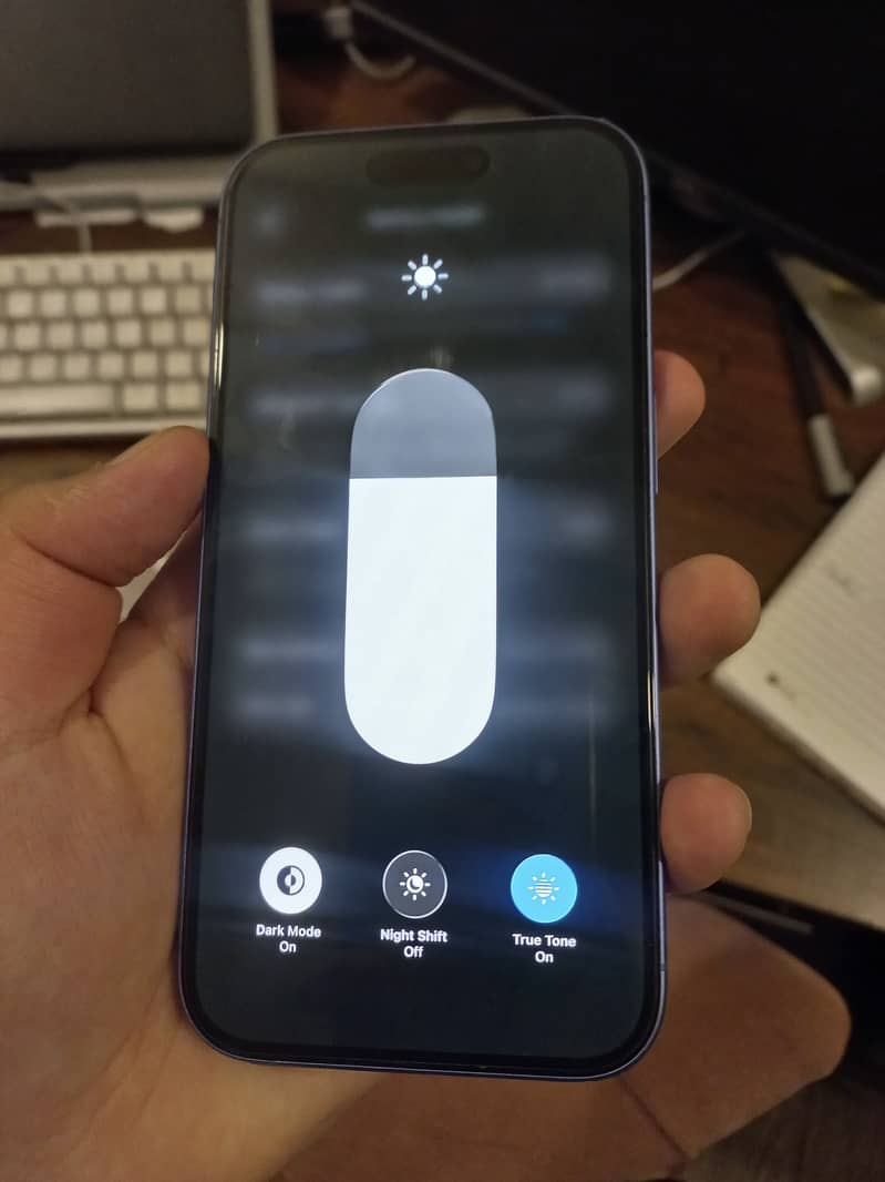 Apple iPhone 16 - mint condition. Scratchless 4