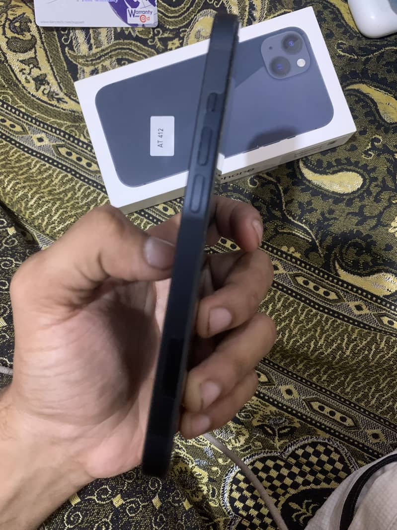 Apple iPhone 13 2