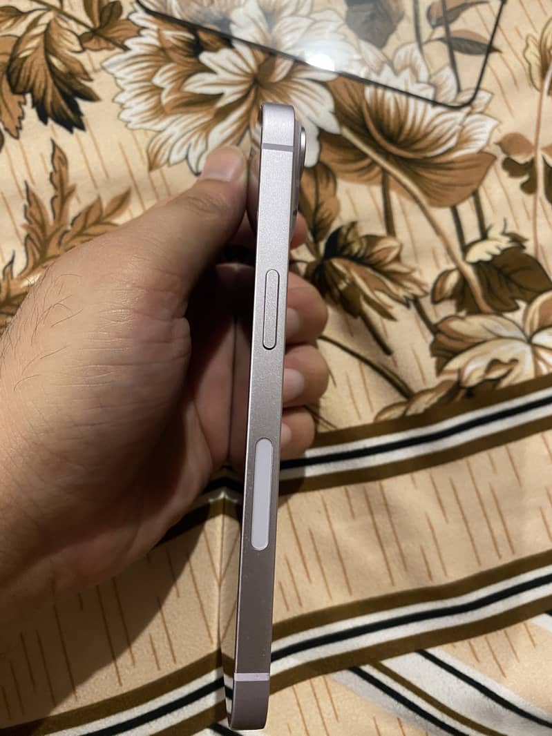 Apple iPhone 14 1