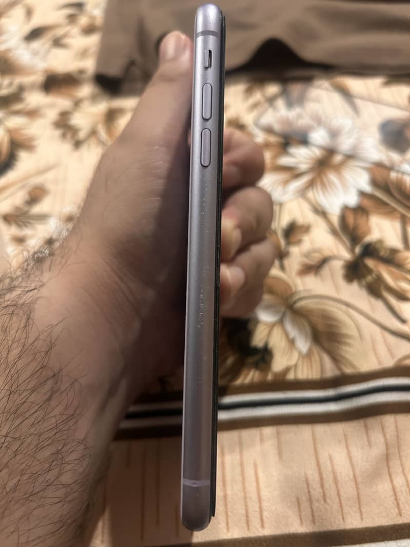 Apple iPhone 11 3