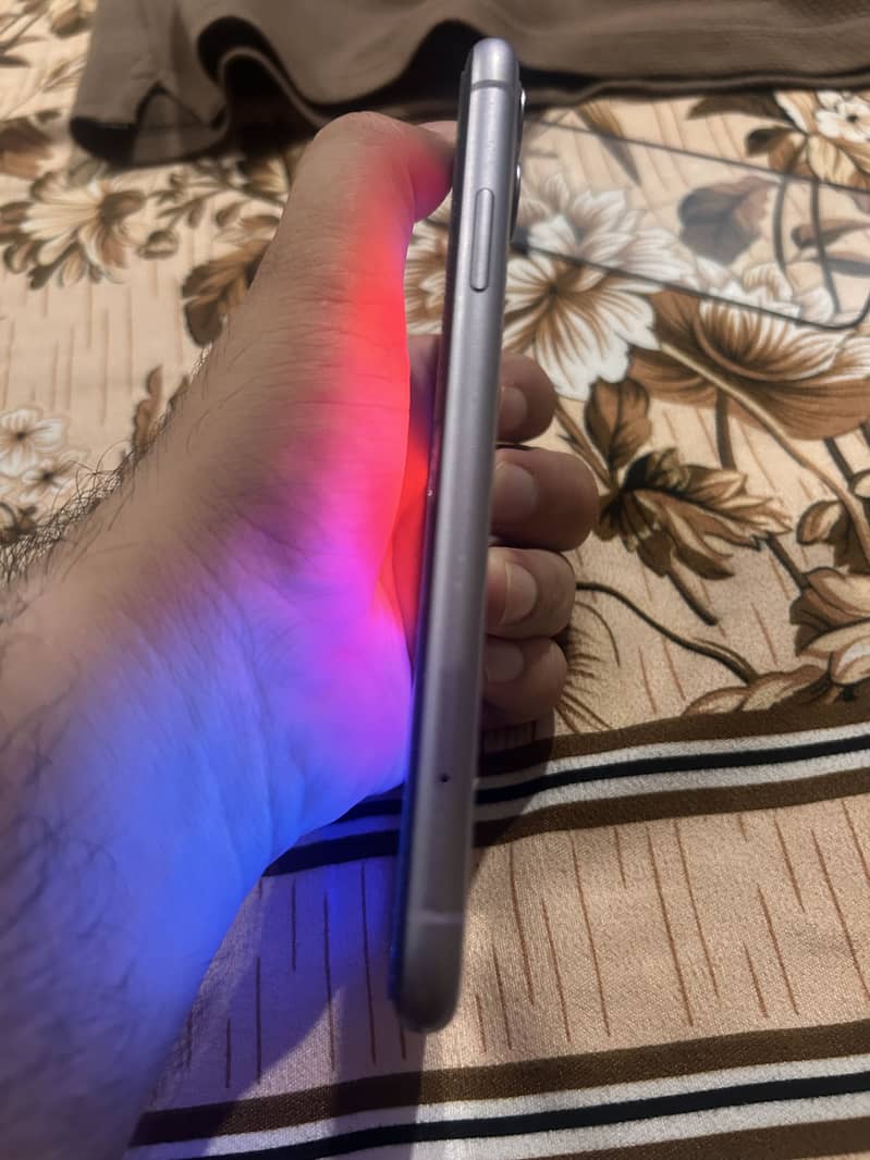 Apple iPhone 11 5