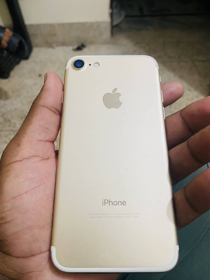 Apple iPhone 7 1