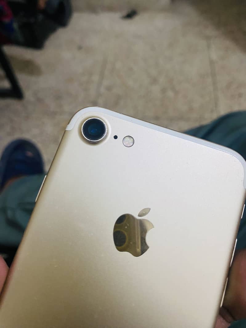 Apple iPhone 7 4