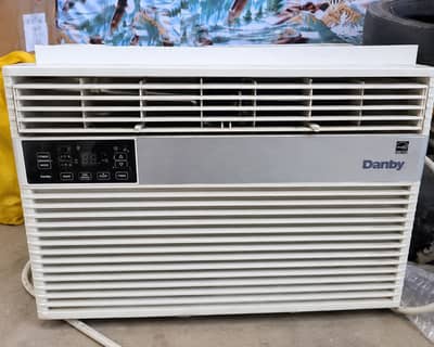 Canadian Danby Window Ac 0.75 Ton