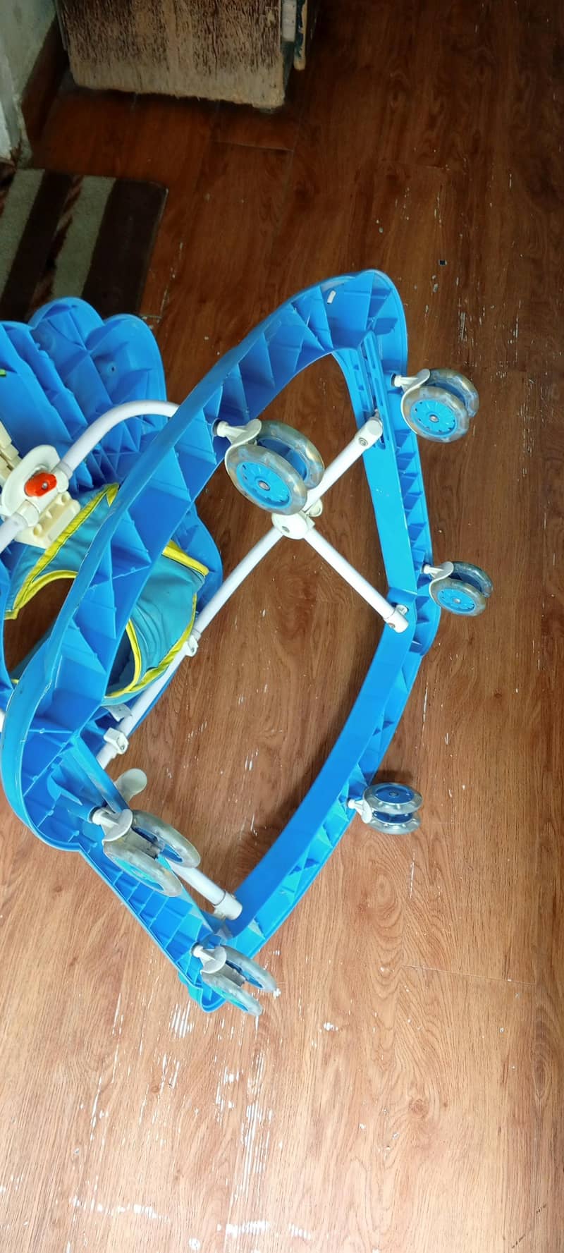 walker in good condition 3